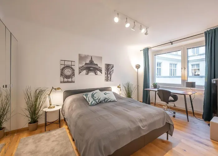 Modern City Center Apartment