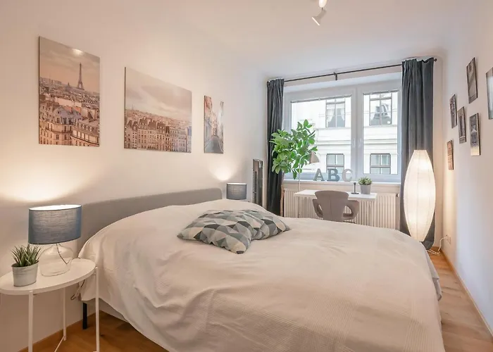 Modern City Center Apartment