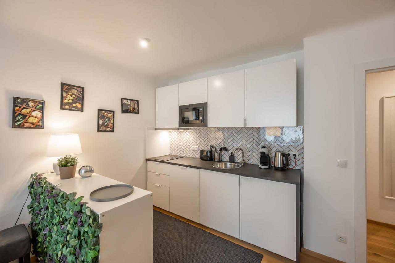 Modern Center Apartment