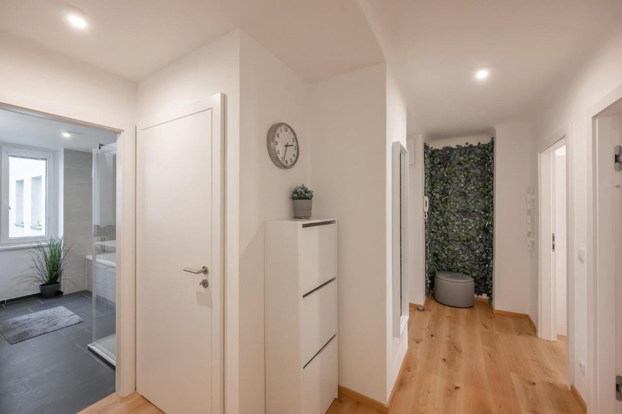 Modern Center Apartment *